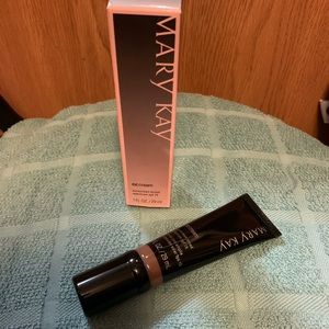 Mary Kay | NWB Very Deep CC Cream SPF 15